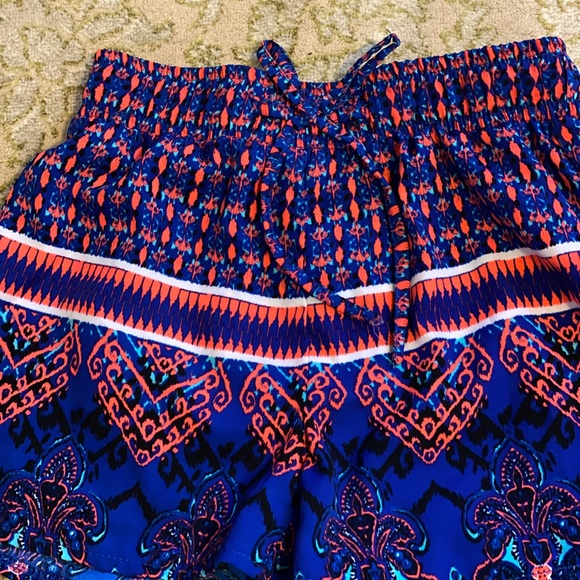 Shorts - Picture 1 of 3